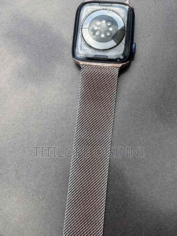 Apple Watch Series 6 GPS 44mm - 1
