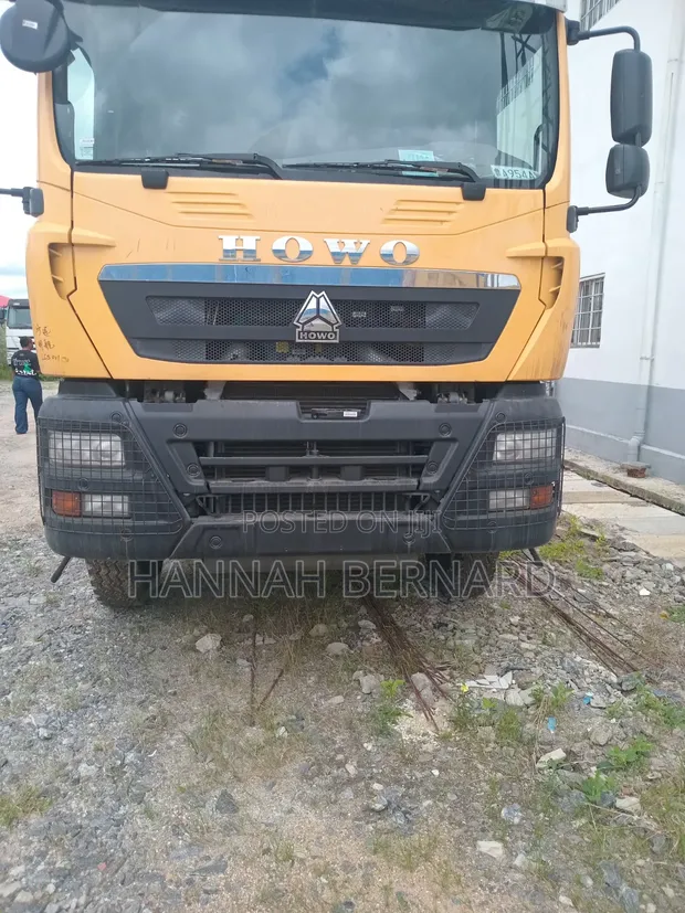 Brand New CNHTC Howo 12-Tyre Tipper Truck (45 Tons) - 1