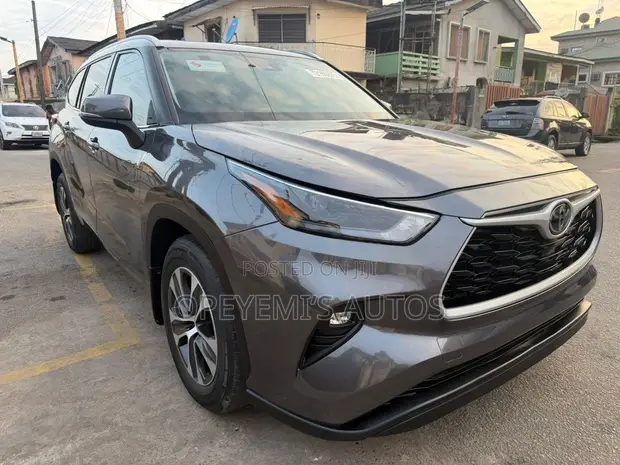 2021 Toyota Highlander XLE - 1