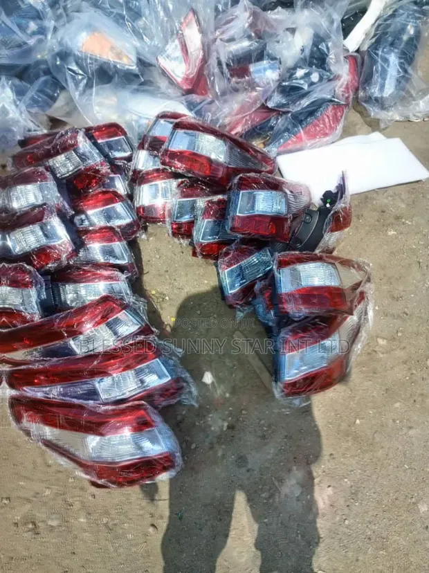 Nissan Qashqai 2016 Tail Lights Set (Brand New) - 1