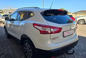 Nissan Qashqai 2016 Tail Lights Set (Brand New)