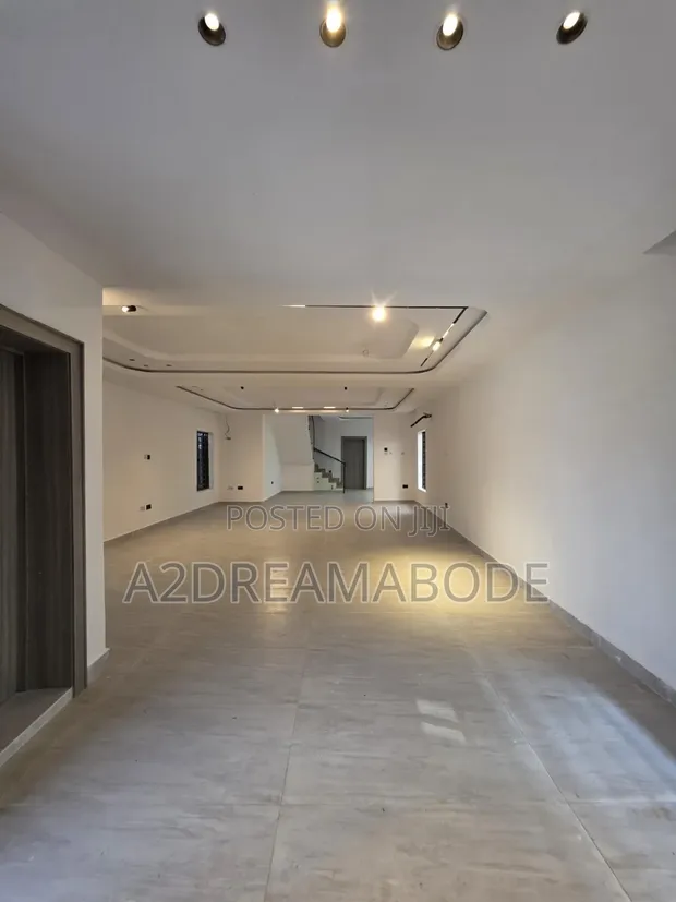 5-Bedroom Duplex Don siyarwa a Lekki Phase 1 - 1