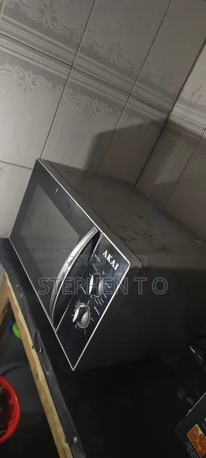 Akai 23L Microwave Oven with Grill