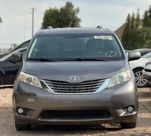 Toyota Sienna 2012 Gray