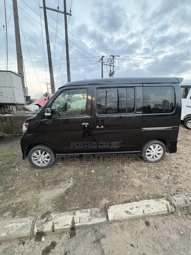 Daihatsu Hijet Atrai 2012 Black - 1