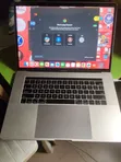 Apple MacBook Pro 2017 15" 16GB RAM 512GB SSD - 1