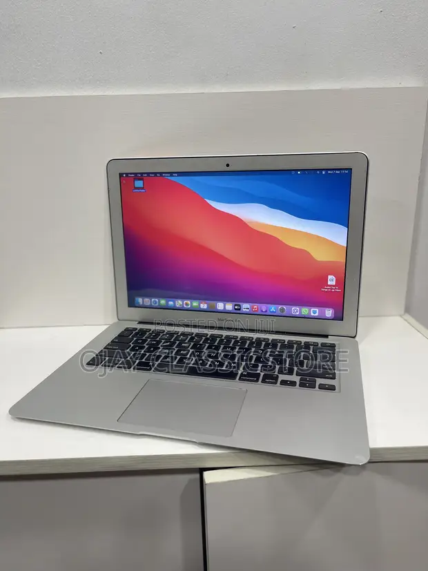 Apple MacBook Air 13" (2014) - Core i5, 4GB RAM, 128GB SSD - 1