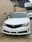 2014 Toyota Camry XLE Sedan - White - 1