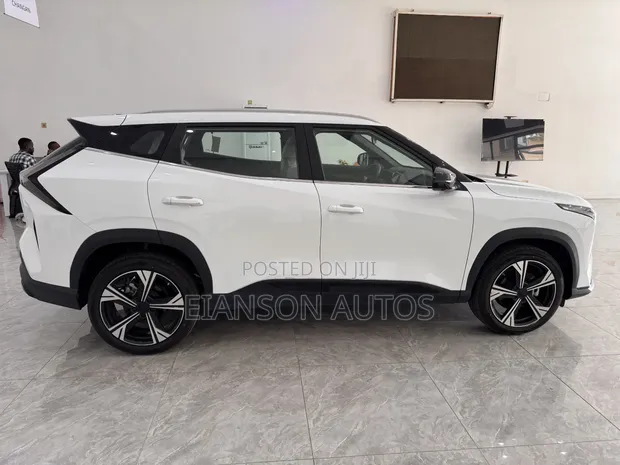 New Geely Boyue 2023 White - 1