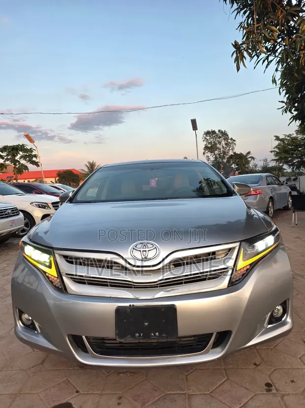 Toyota Venza XLE 2015 Silver - 1