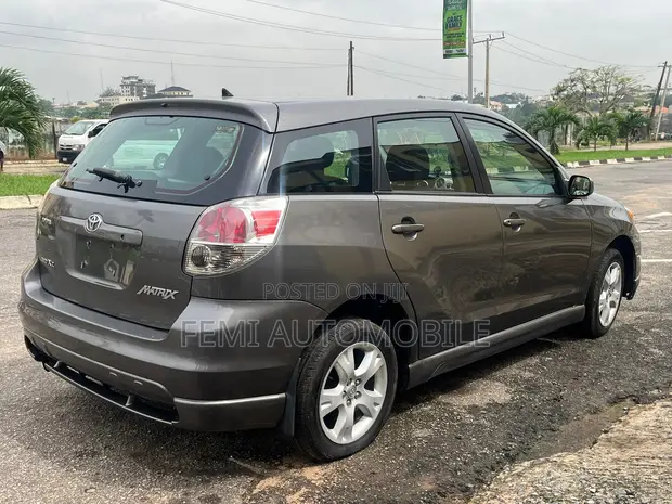 2005 Toyota Matrix XR - 1