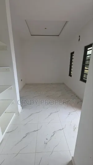 Gidan Terrace mai dakuna 2 da aka gyara a Uyo don siyarwa