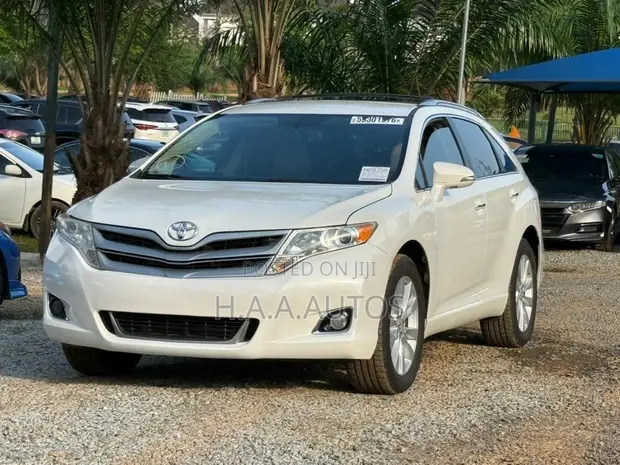 Toyota Venza XLE 2013 White - 1