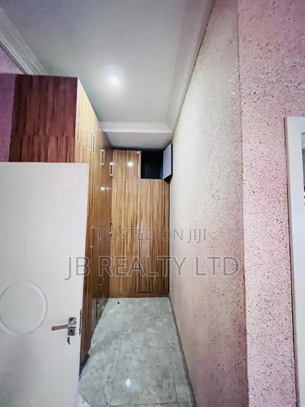 Gidan Kwana 1 na Rabinmu a Van Daniel Estate, Lekki don Sawa - 1