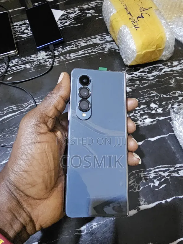 Samsung Galaxy Z Fold4 256GB Gray - 1