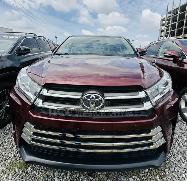 2016 Toyota Highlander XLE V6 4x2 Red - 1