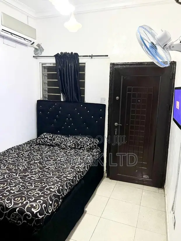 Dakkin Yara Ga Mata Biyu - Short Let, Ikota - 1