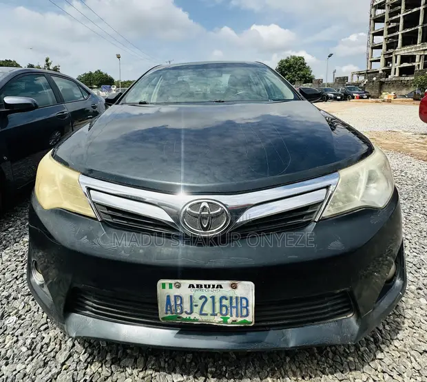 2013 Toyota Camry XLE V6 Sedan - Grey - 1