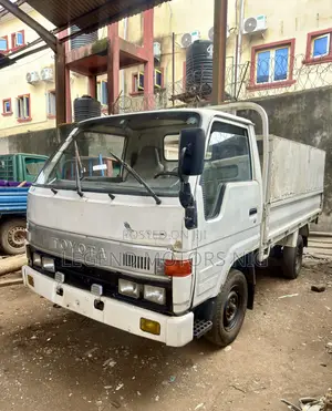 Toyota Dyna 150 (1998) - Rajista 3Y Petrol