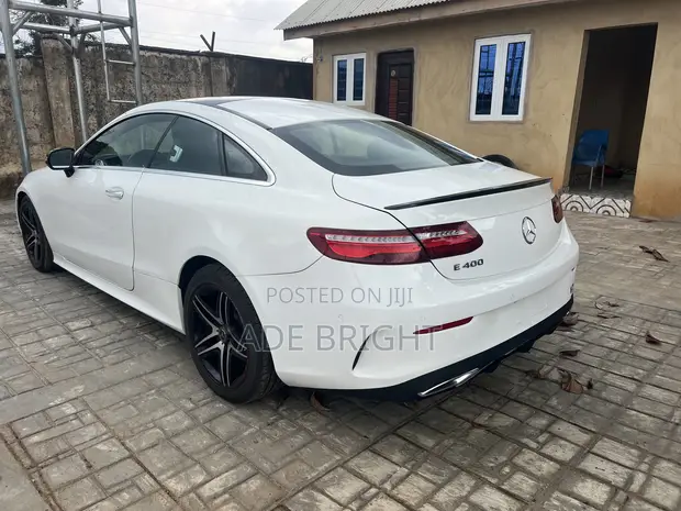 Mercedes-Benz C400 2018 Fari - 1