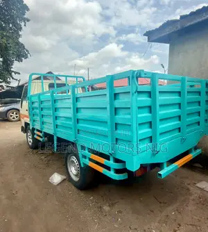 Toyota Dyna 100 Rigid Truck - 2000