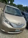2012 Toyota Sienna Limited 7-Passenger Gold - 2