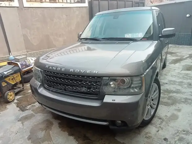 Land Rover Range Rover 2010 Gray - 1