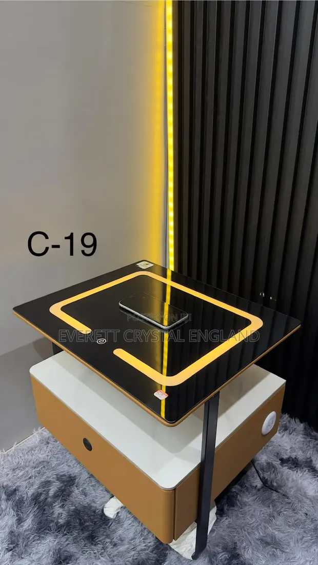 Modern Side Table tare da Wireless Charging - 1