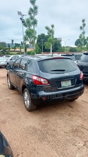 Nissan Qashqai 2010 Gold