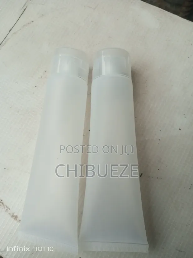 Tubi 100ml don Leɓuna masu Jiki & Mai - 1