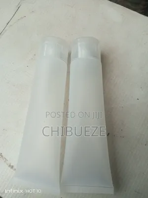 Tubi 100ml don Leɓuna masu Jiki & Mai