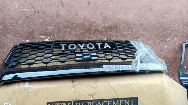 Gurin Gaba na Toyota Tundra 2020-2022 - 1