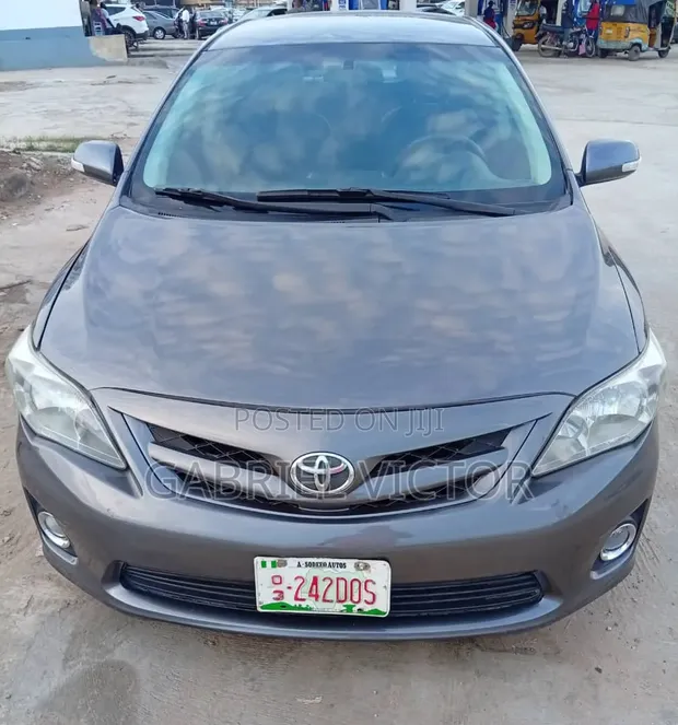 2013 Toyota Corolla LE Sedan - Foreign Used - 1