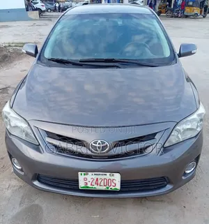 2013 Toyota Corolla LE Sedan - Foreign Used