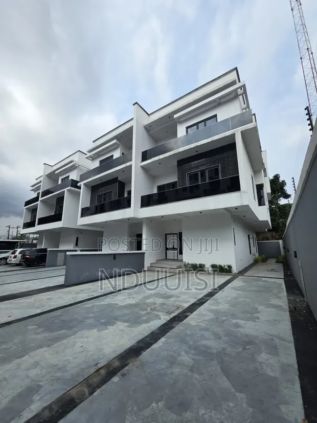 5-Bedroom Semi-Detached Duplex with BQ in Ikeja GRA - 1