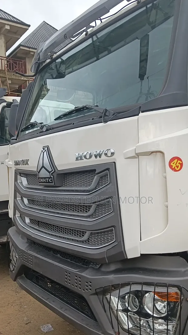 Sabon Howo Tractor Head 2023 Fari - 1