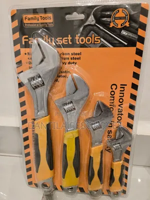 Set of Adjustable Spanners