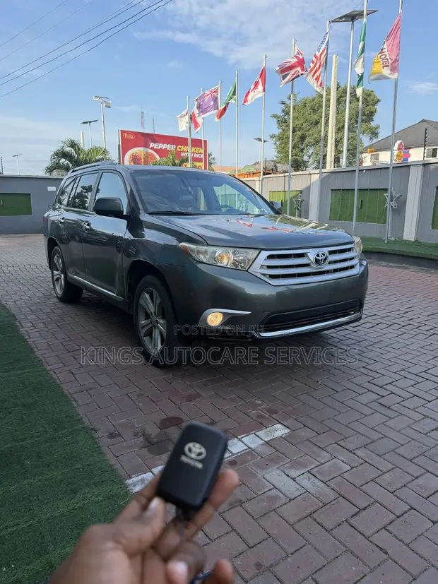 Toyota Highlander Limited 2012 Grey - 1