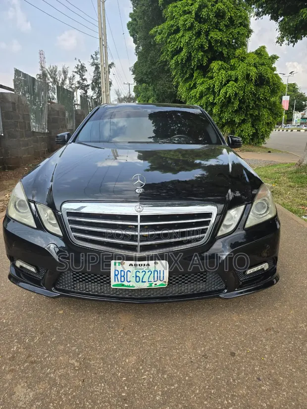 Mercedes-Benz E350 2011 Black - 1