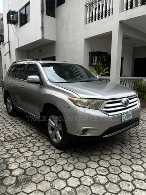 Toyota Highlander SUV for Rent