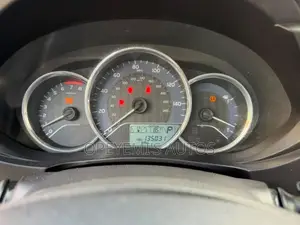Toyota Corolla 2015 Red LE