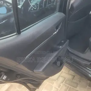 2019 Toyota Camry SE (2.5L) Black