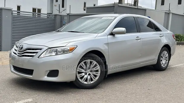 2011 Toyota Camry LE Silver - 1