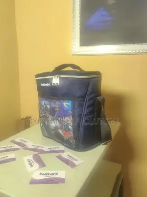 Bags 4 U Black Formal Lunchbox