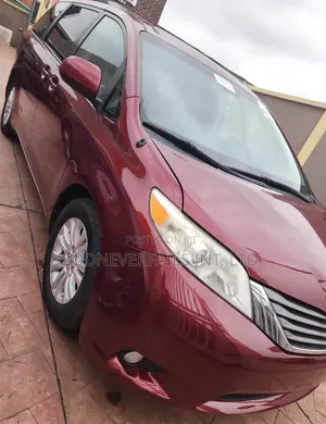 2014 Toyota Sienna XLE