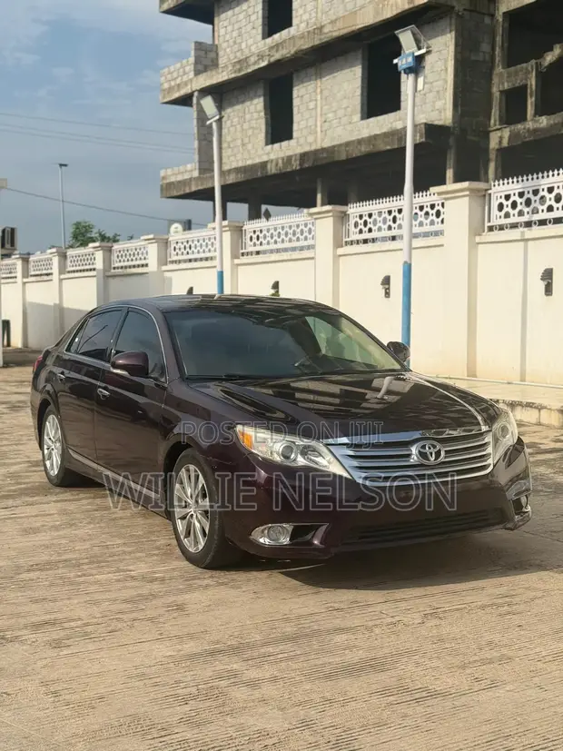 2012 Toyota Avalon Limited Sedan FWD (3.5L 6cyl) - 1