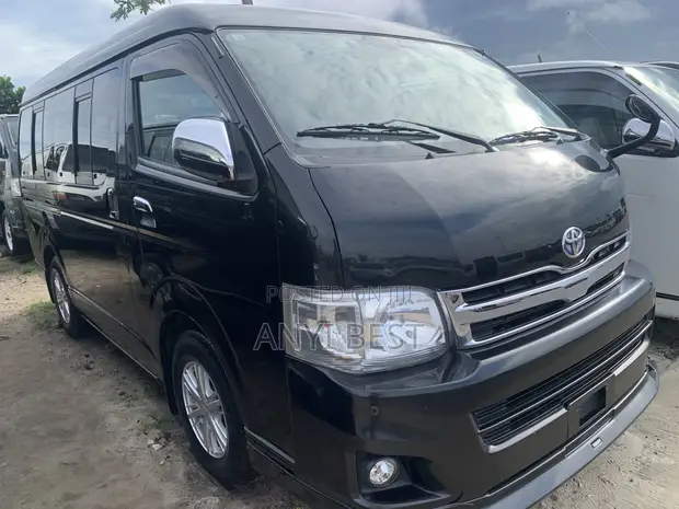 Toyota HiAce 2015 Baki - 1