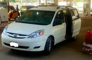 Toyota Sienna Hire for Logistics and Delivery