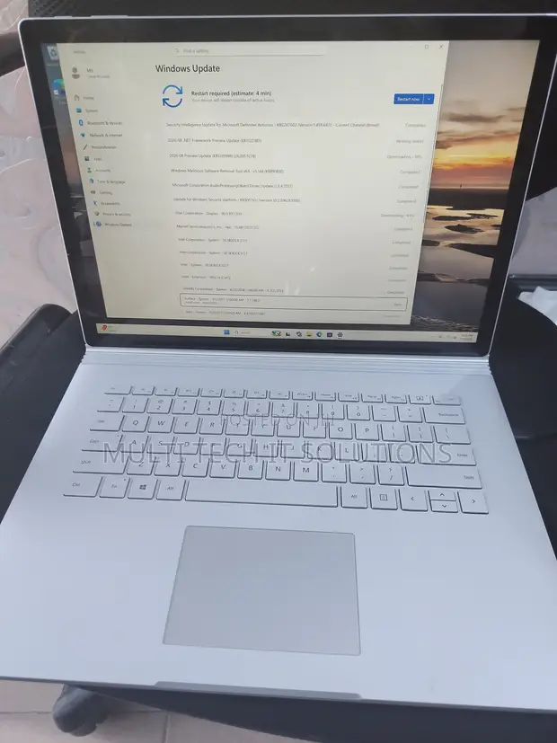 Microsoft Surface Book 2 15" 256GB SSD, 16GB RAM, Core i7, GTX 1060 - 1