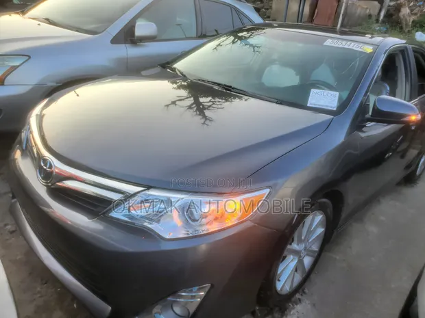 2014 Toyota Camry XLE Sedan - 1